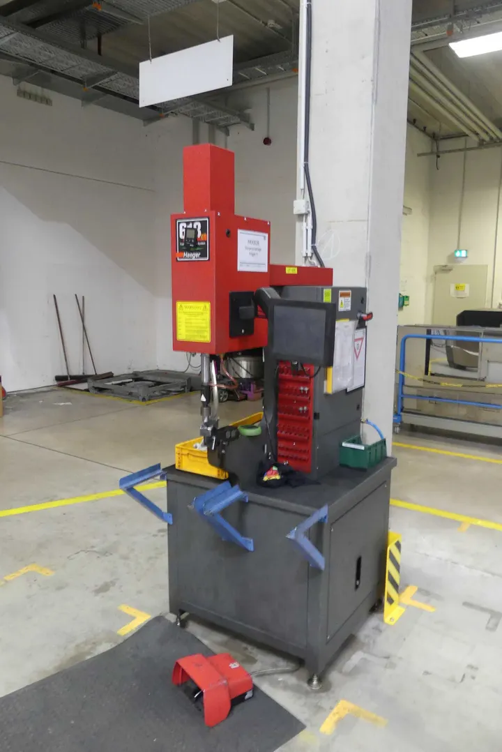 HAEGER 618MST-5H Einpressmaschine